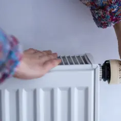 Jak ustawić termostat na grzejniku, aby oszczędzać energię i ciepło
