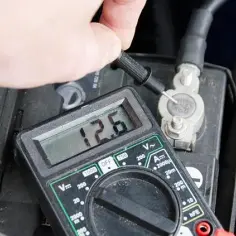 Jak sprawdzić alternator multimetrem i uniknąć kosztownych napraw